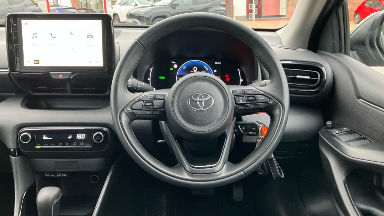 Toyota Yaris 1.5 Hybrid Design 5dr CVT Hybrid Hatchback
